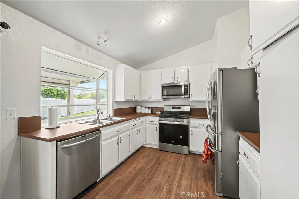 6552 Farmington Drive, Riverside, California 92504 home-pic-20