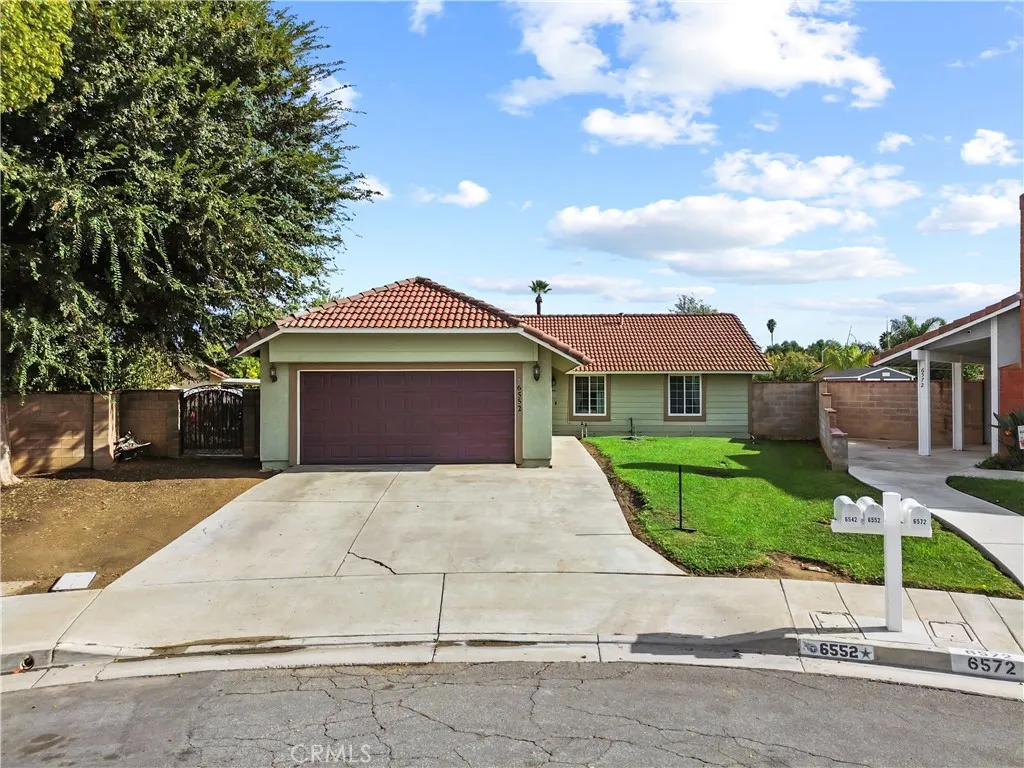 6552 Farmington Drive, Riverside, California 92504 home-pic-0