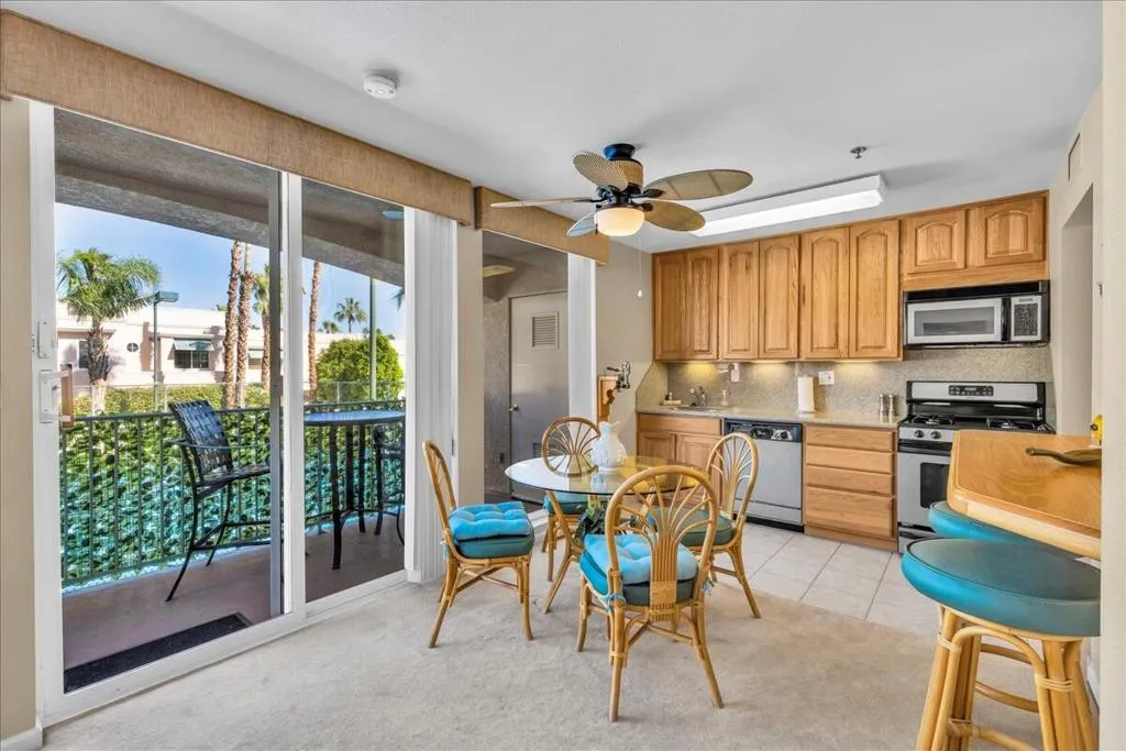 1555 N Chaparral Road 323, Palm Springs, California 92262 home-pic-1