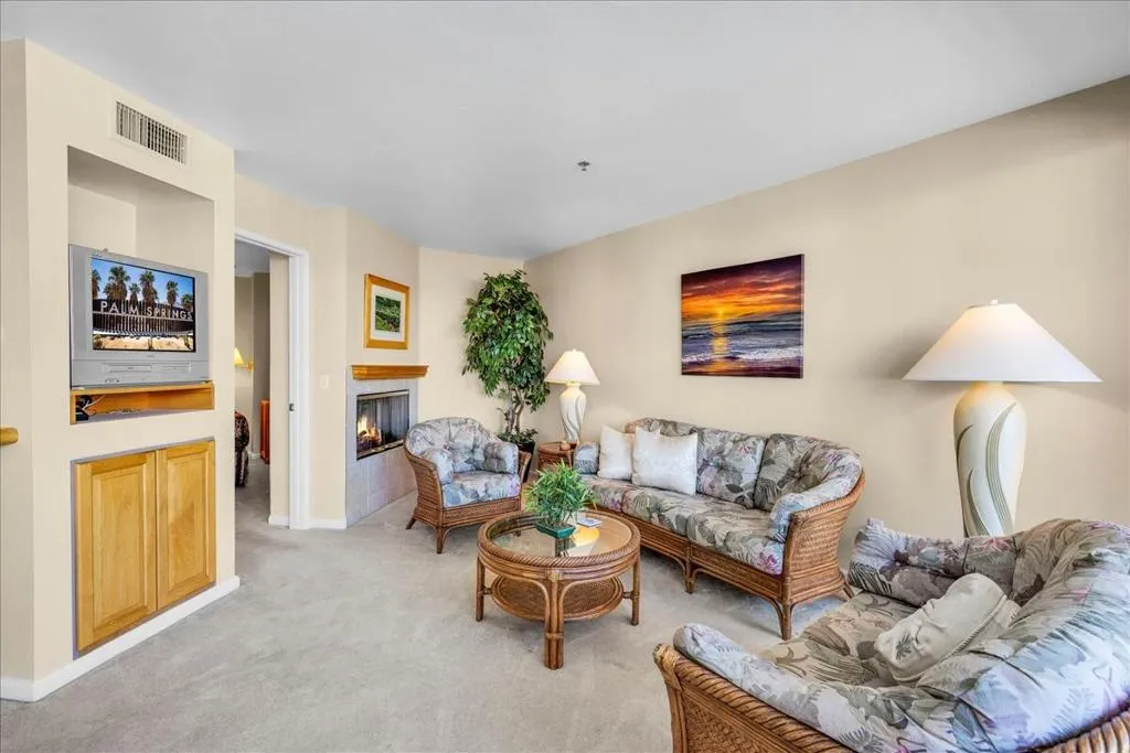 1555 N Chaparral Road 323, Palm Springs, California 92262 home-pic-19