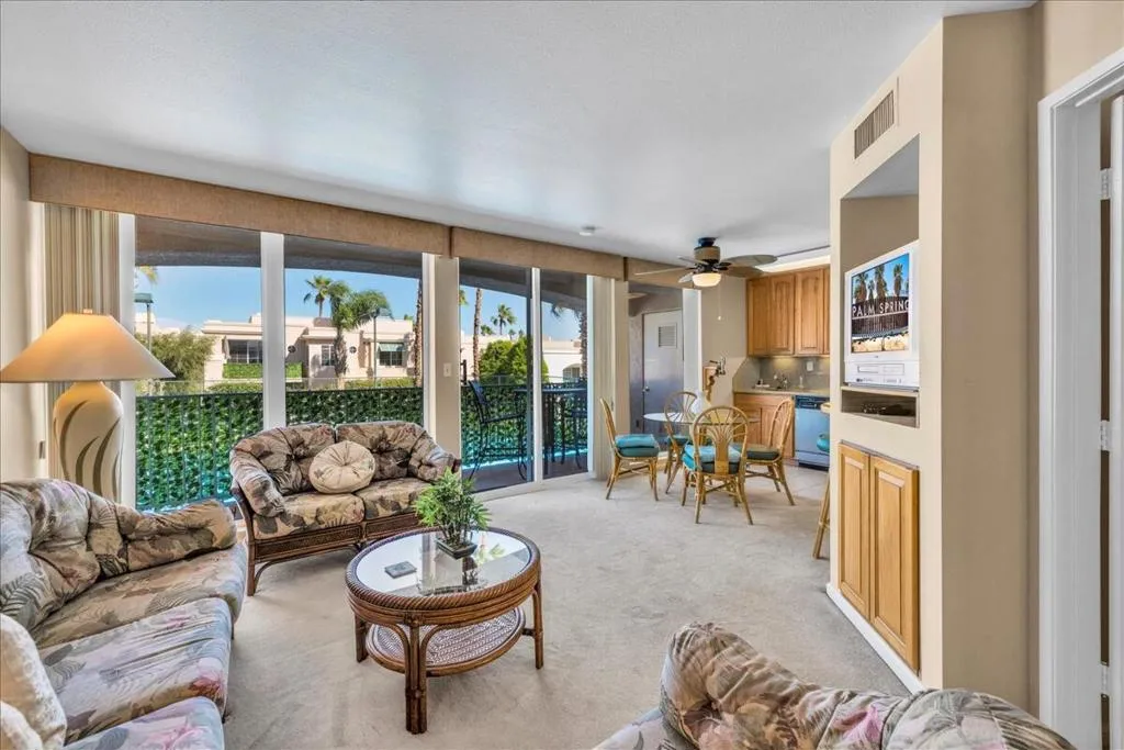 1555 N Chaparral Road 323, Palm Springs, California 92262 home-pic-2
