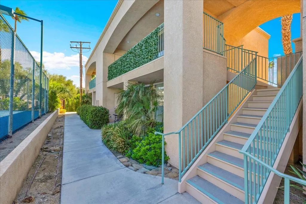 1555 N Chaparral Road 323, Palm Springs, California 92262 home-pic-18
