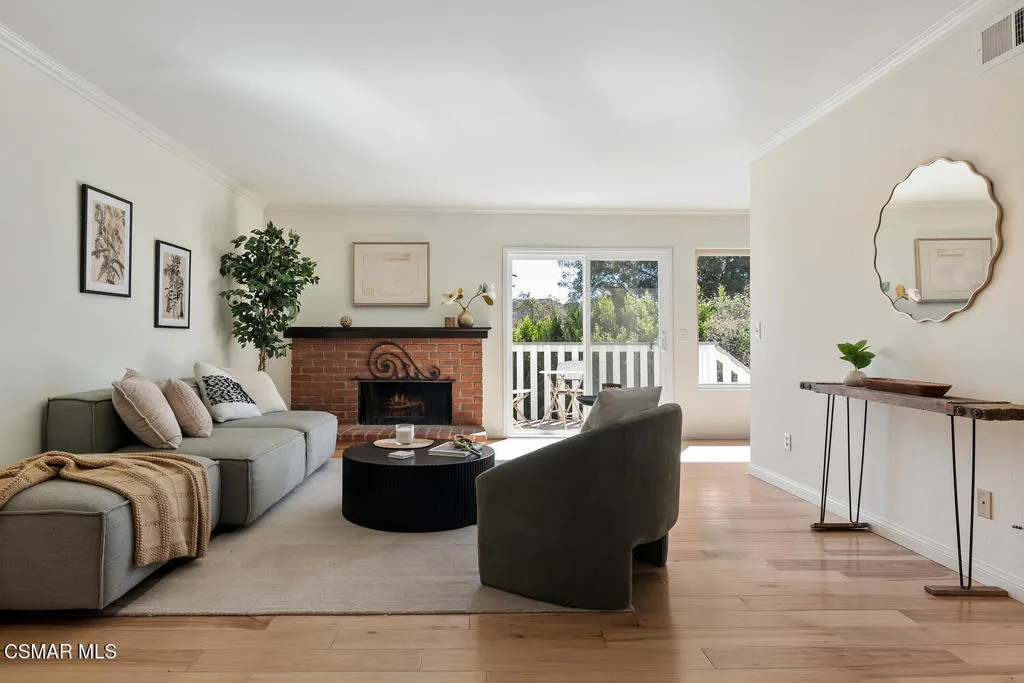 978 Bower Way, Thousand Oaks, California 91360 home-pic-1