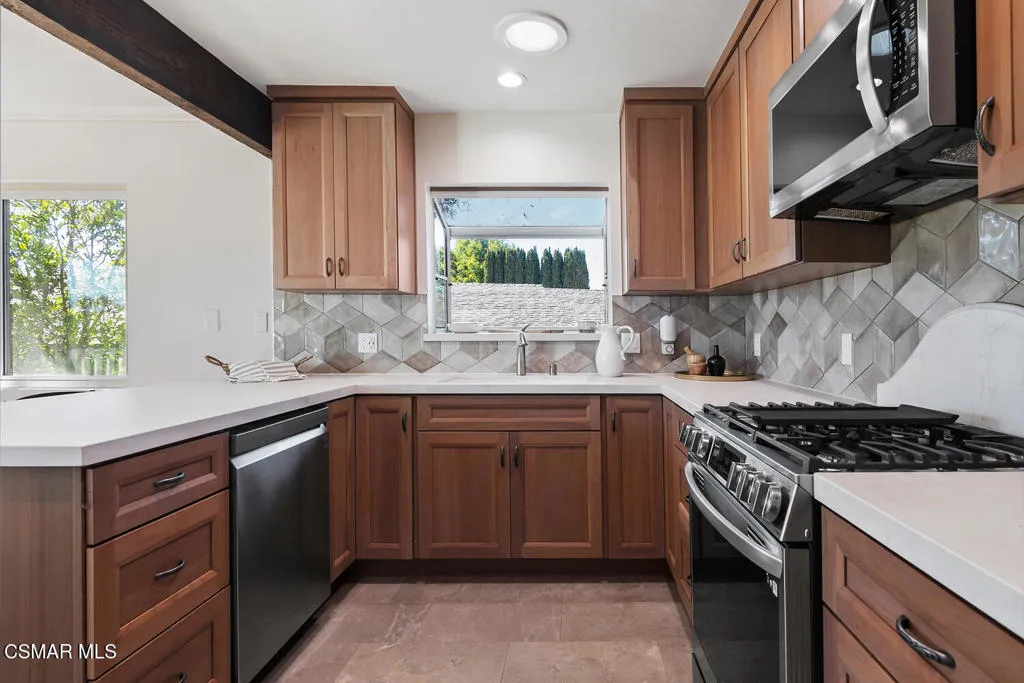 978 Bower Way, Thousand Oaks, California 91360 home-pic-8