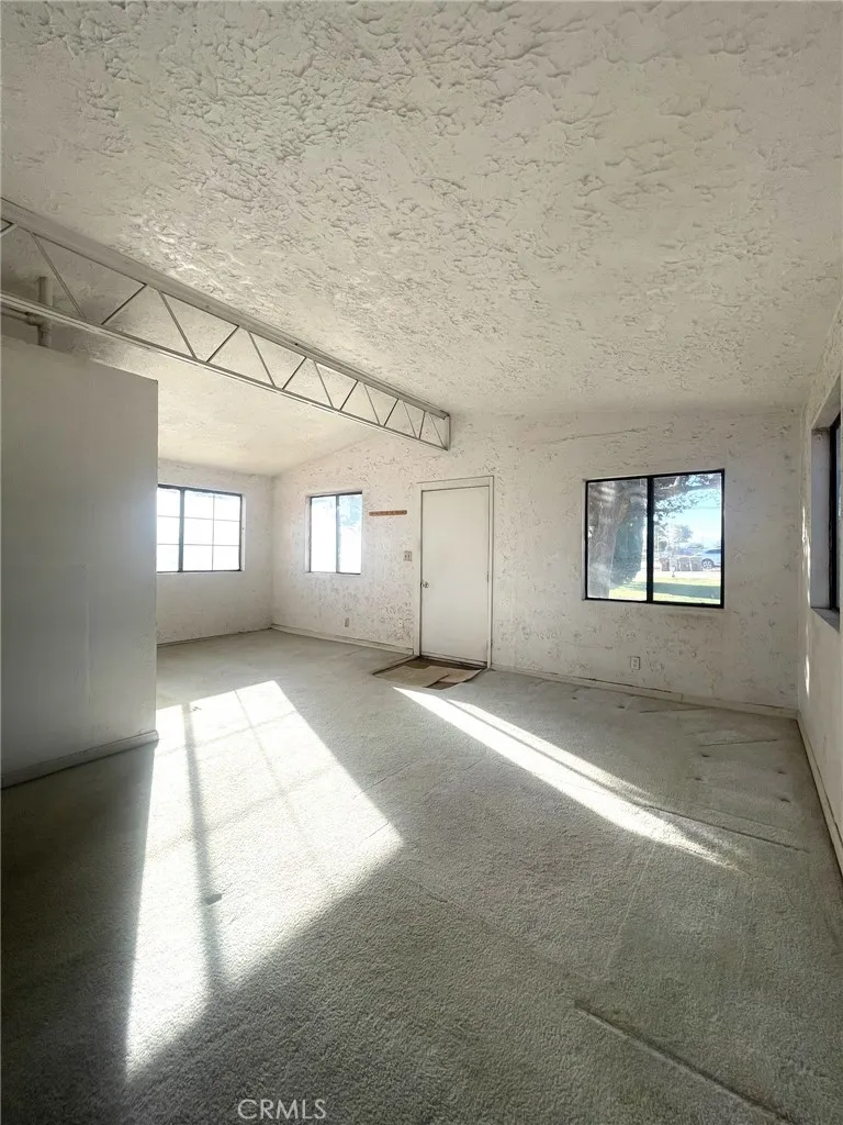 15900 Mesquite, Hesperia, California 92345 home-pic-39