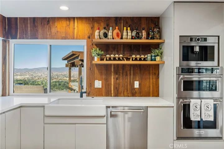 16337 Ravenglen Road, Canyon Country, California 91387