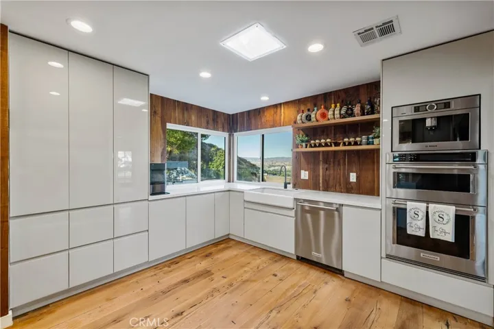 16337 Ravenglen Road, Canyon Country, California 91387