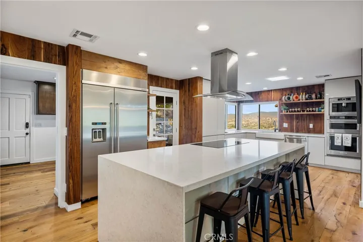 16337 Ravenglen Road, Canyon Country, California 91387
