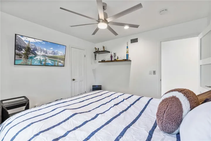 16337 Ravenglen Road, Canyon Country, California 91387