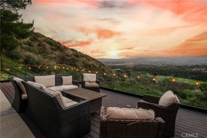 16337 Ravenglen Road, Canyon Country, California 91387