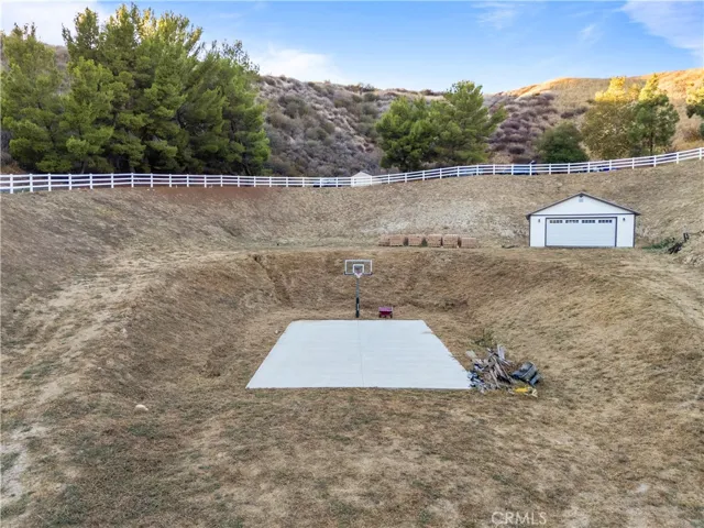 16337 Ravenglen Road, Canyon Country, California 91387