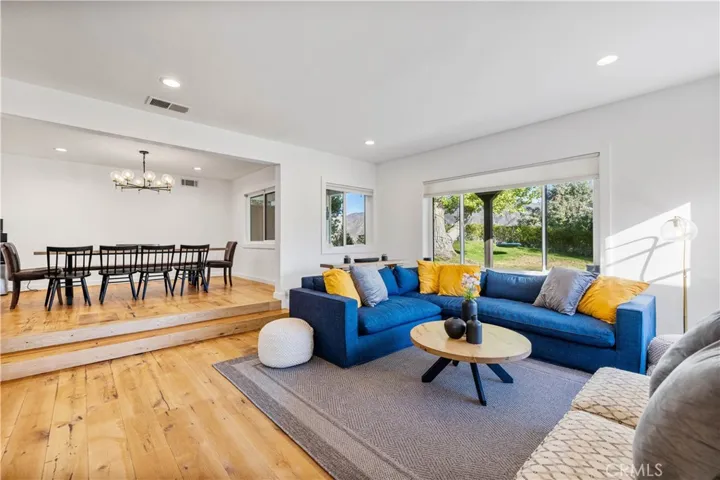 16337 Ravenglen Road, Canyon Country, California 91387