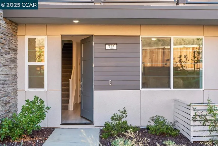 725 Delve Court, Hayward, California 94544