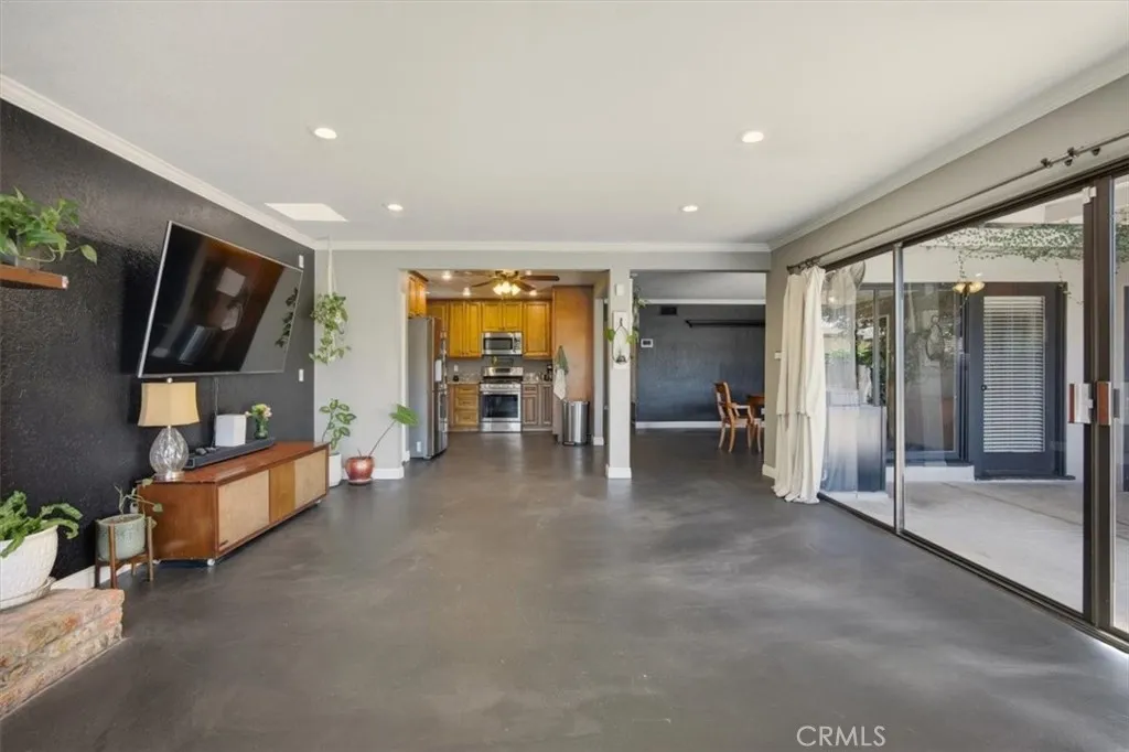 3495 Mono Drive, Riverside, California 92506 home-pic-10