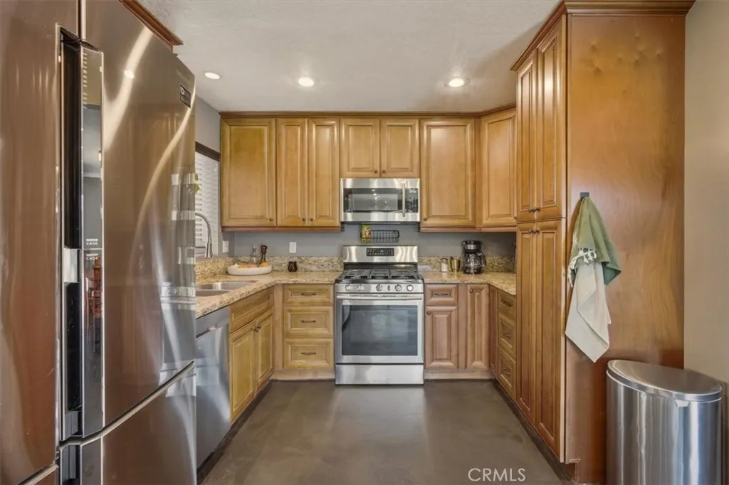 3495 Mono Drive, Riverside, California 92506 home-pic-11