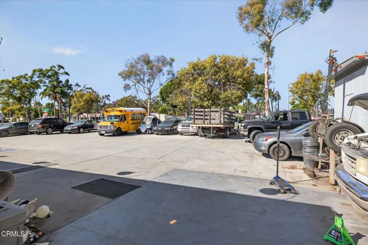 21-web-or-mls-007_UpmarketMedia-510EPle-