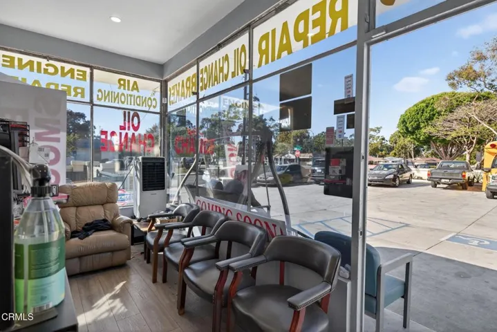 10-web-or-mls-027_UpmarketMedia-510EPle-