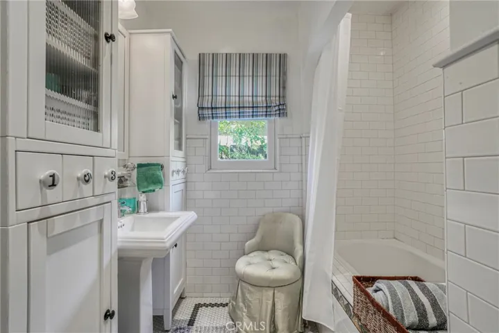 10754 Valley Spring, Studio City, California 91602