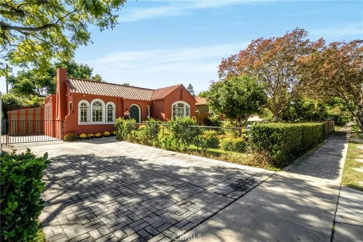 10754 Valley Spring, Studio City, California 91602