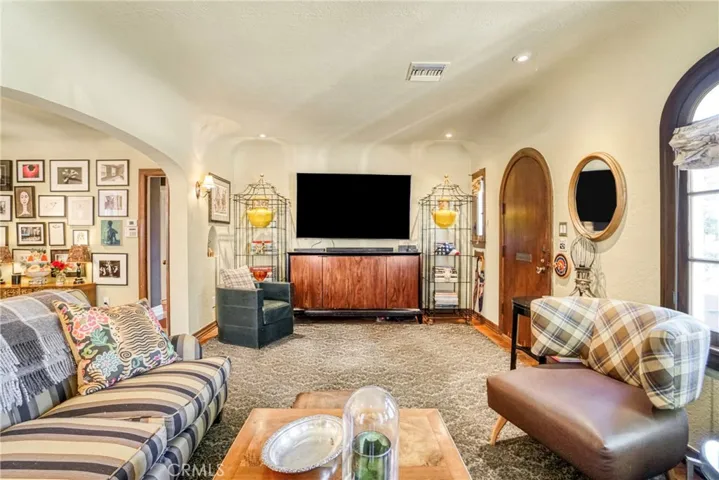 10754 Valley Spring, Studio City, California 91602