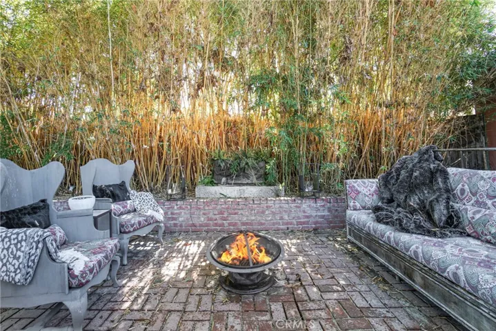 10754 Valley Spring, Studio City, California 91602