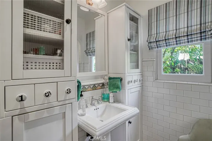 10754 Valley Spring, Studio City, California 91602