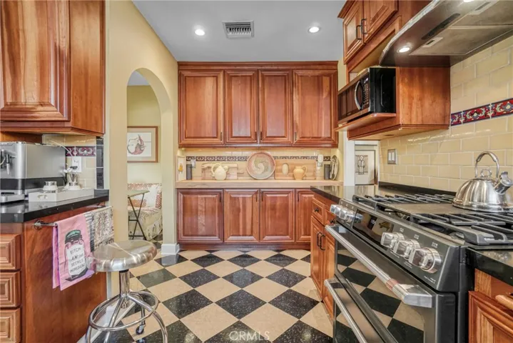 10754 Valley Spring, Studio City, California 91602