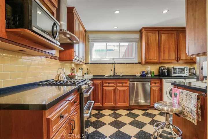 10754 Valley Spring, Studio City, California 91602