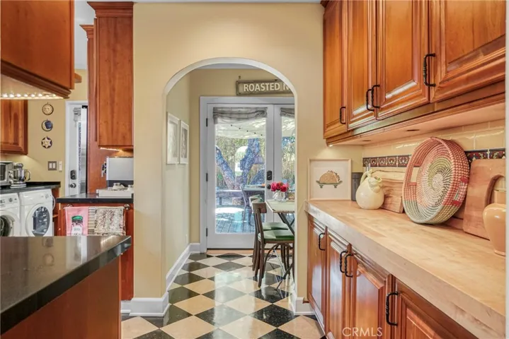 10754 Valley Spring, Studio City, California 91602