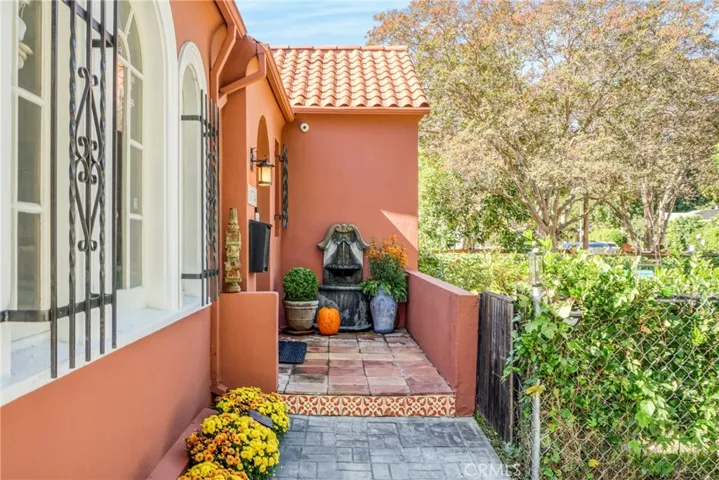 10754 Valley Spring, Studio City, California 91602