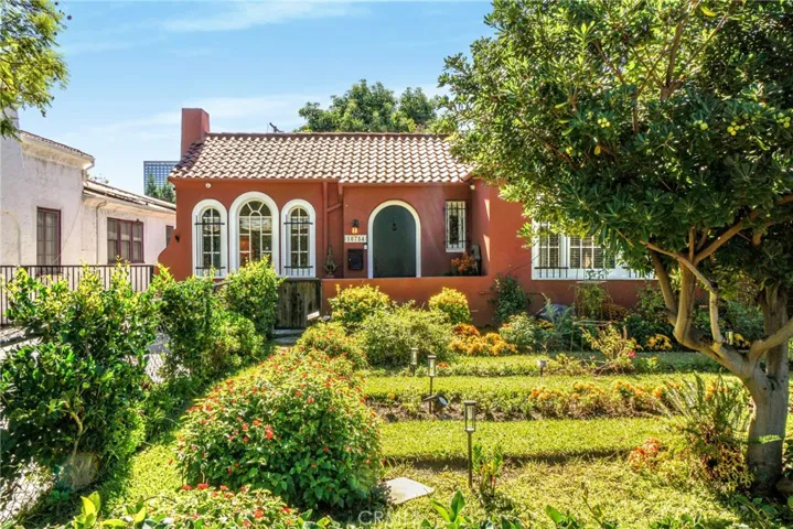 10754 Valley Spring, Studio City, California 91602