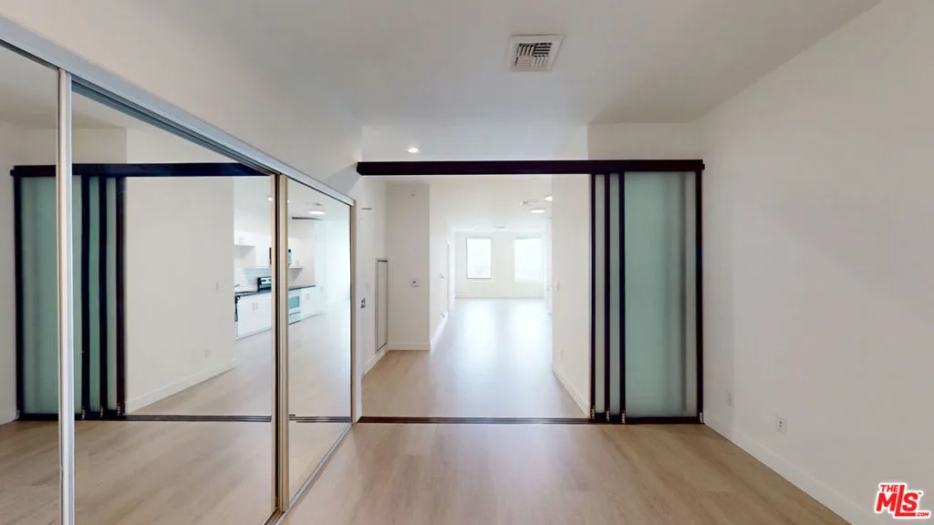 3810 Wilshire Boulevard 1108, Los Angeles, California 90010 home-pic-5