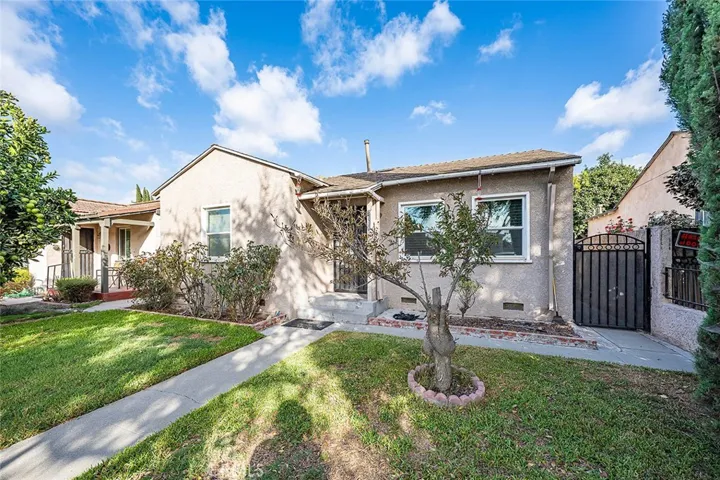 7116 Eastondale, Long Beach, California 90805