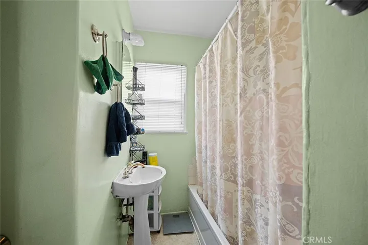 7116 Eastondale, Long Beach, California 90805