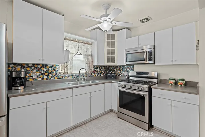 7116 Eastondale, Long Beach, California 90805
