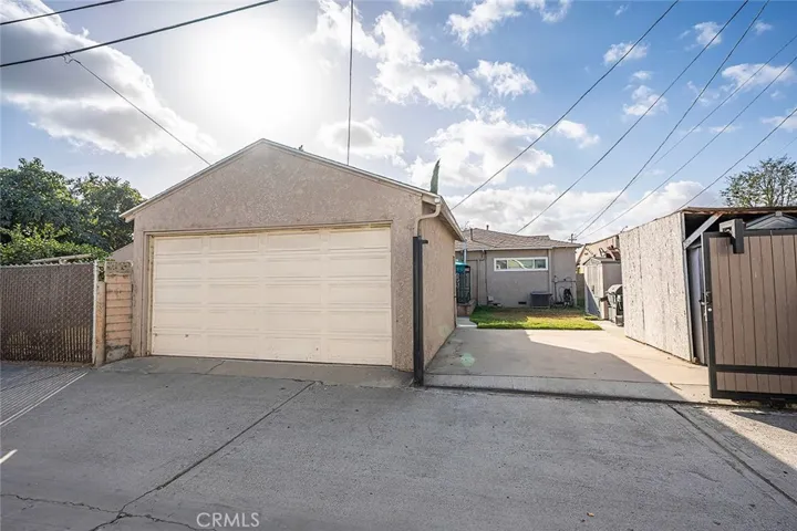 7116 Eastondale, Long Beach, California 90805