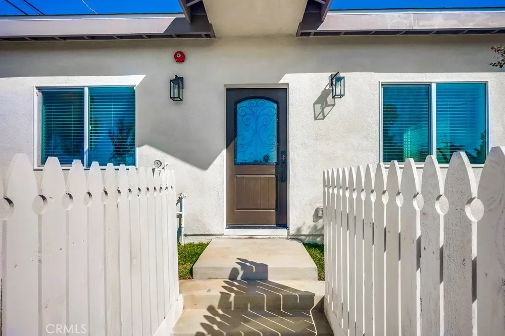 1993 Marlborough Avenue, Riverside, California 92507 home-pic-24