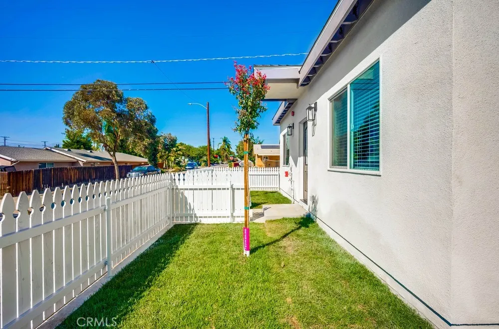 1993 Marlborough Avenue, Riverside, California 92507 home-pic-21