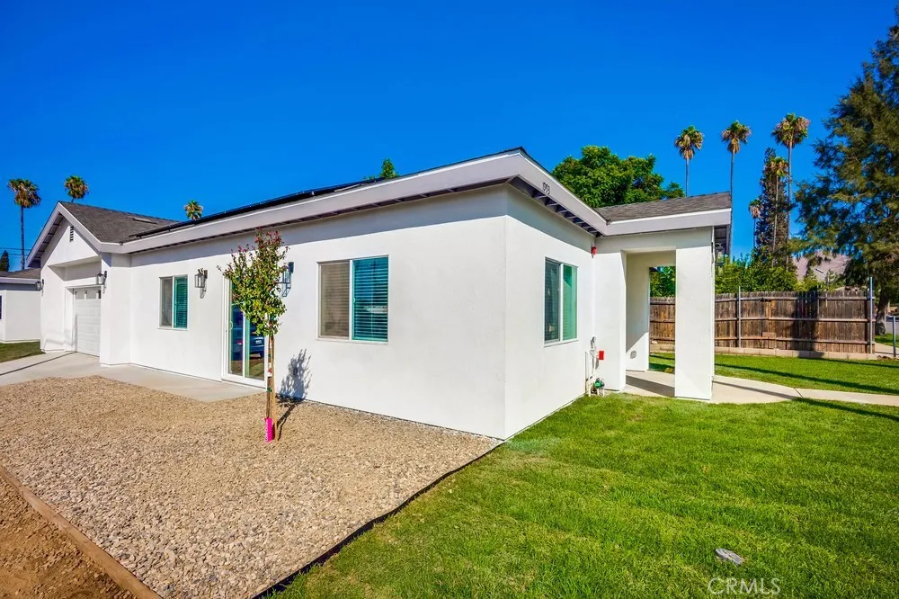 1993 Marlborough Avenue, Riverside, California 92507 home-pic-2