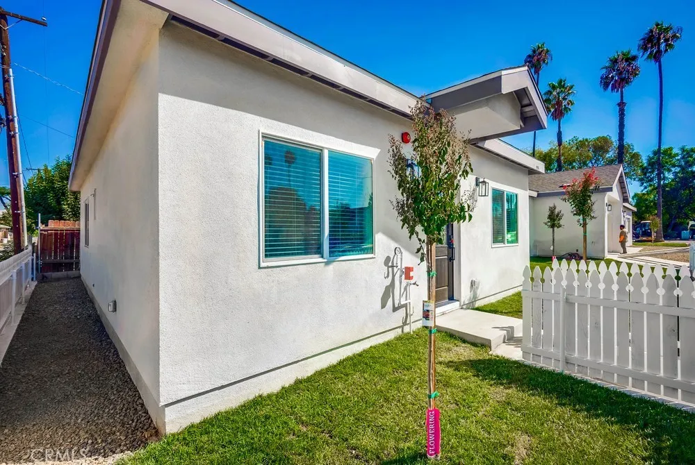 1993 Marlborough Avenue, Riverside, California 92507 home-pic-23
