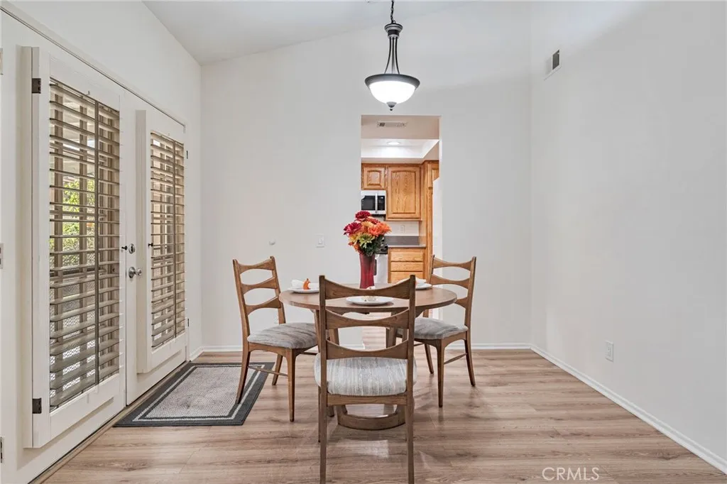 20065 Avenue Of The Oaks, Newhall, California 91321 home-pic-11