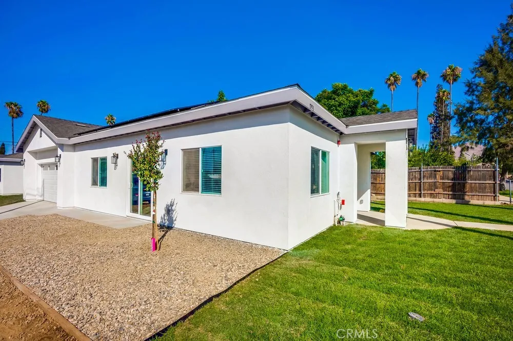 1993 Marlborough Avenue, Riverside, California 92507 home-pic-1