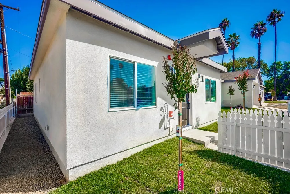 1993 Marlborough Avenue, Riverside, California 92507 home-pic-22