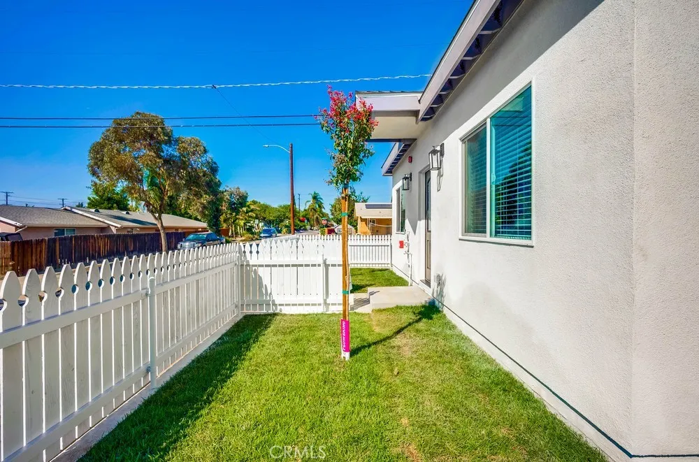 1993 Marlborough Avenue, Riverside, California 92507 home-pic-20