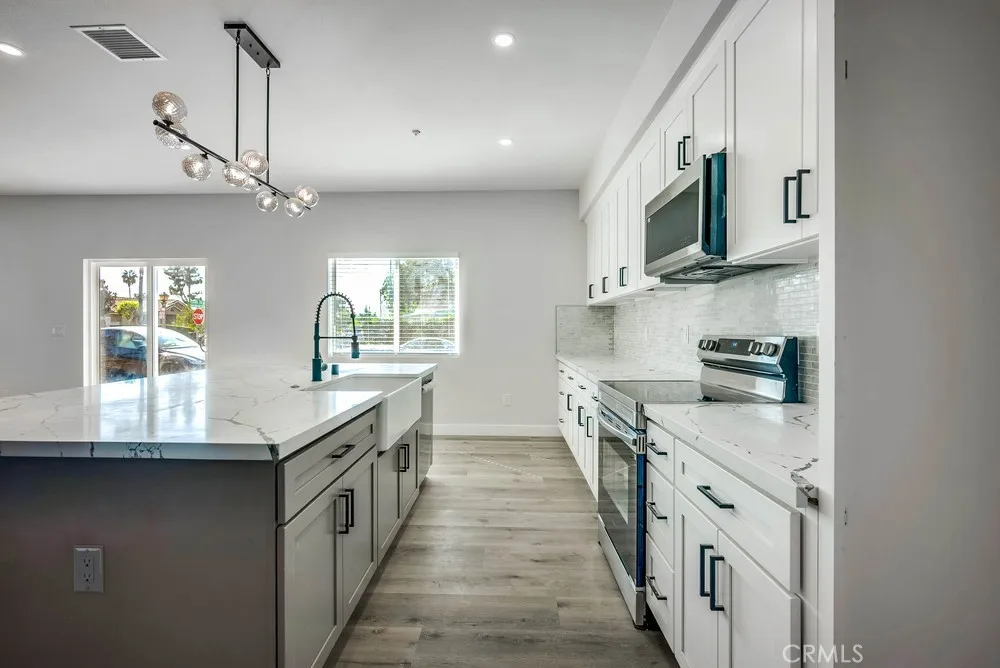 1993 Marlborough Avenue, Riverside, California 92507 home-pic-10