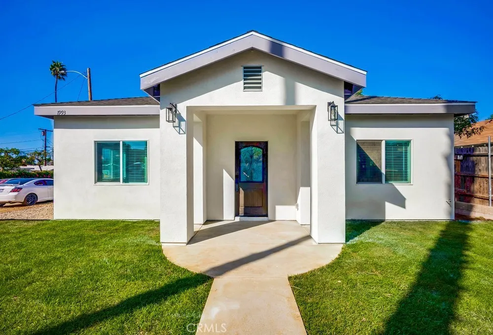 1993 Marlborough Avenue, Riverside, California 92507 home-pic-2