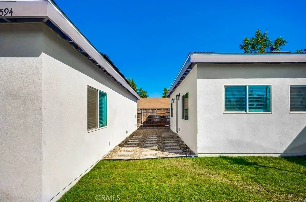 1993 Marlborough Avenue, Riverside, California 92507 home-pic-40