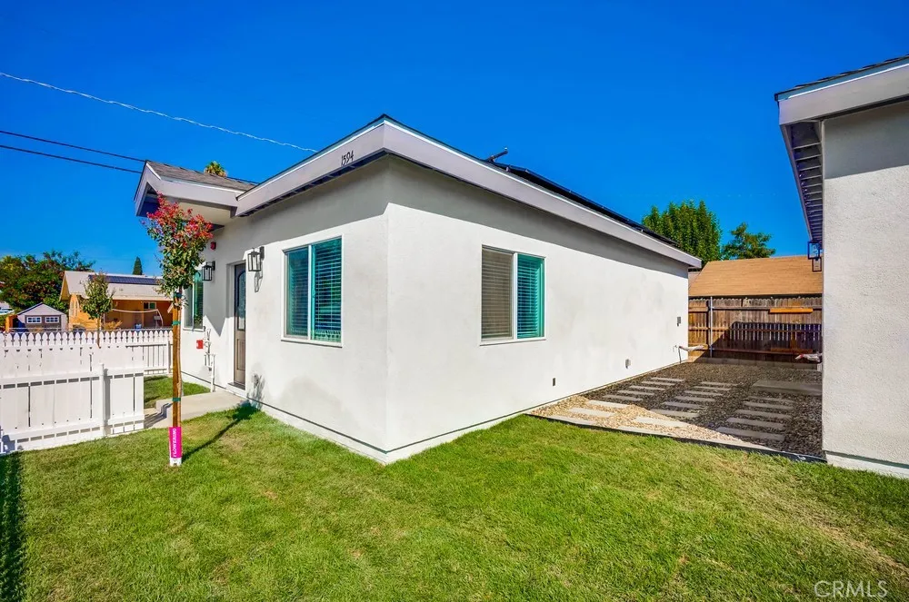1993 Marlborough Avenue, Riverside, California 92507 home-pic-21