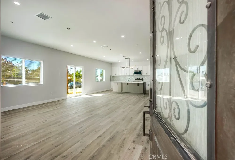 1993 Marlborough Avenue, Riverside, California 92507 home-pic-4