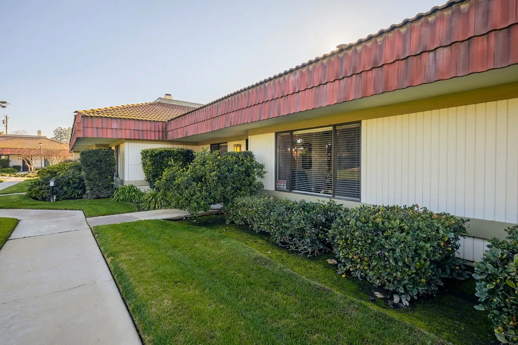 4908 N Sequoia Avenue 102, Fresno, California 93705 home-pic-2